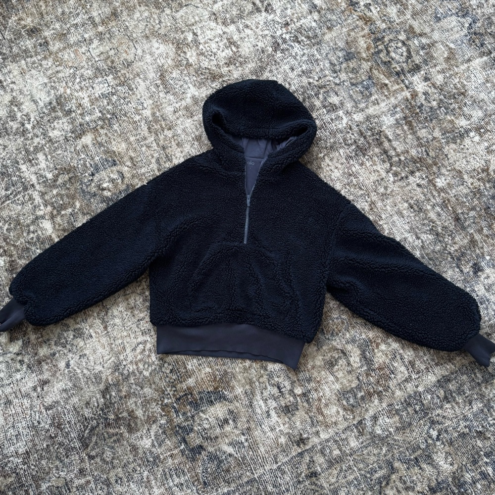 ALO cropped navy fleece hoodie sz M